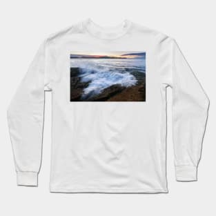 Splash on the rocks at Umina Beach Long Sleeve T-Shirt